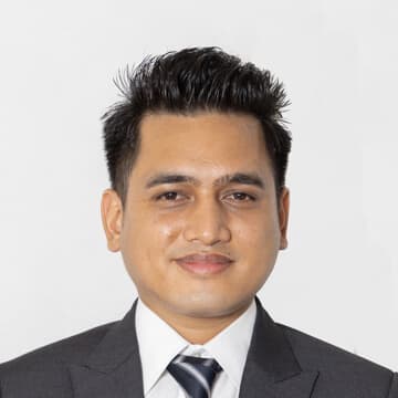 スタッフ紹介 110 hover