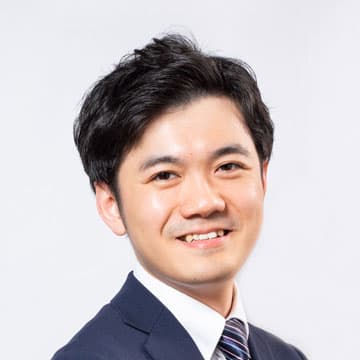 スタッフ紹介 74 hover