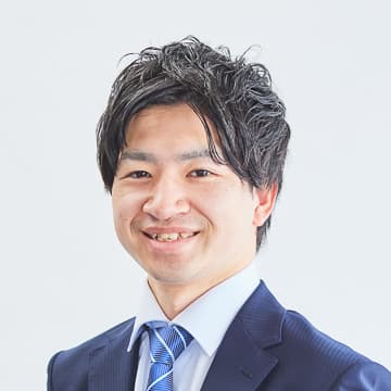 スタッフ紹介 82 hover